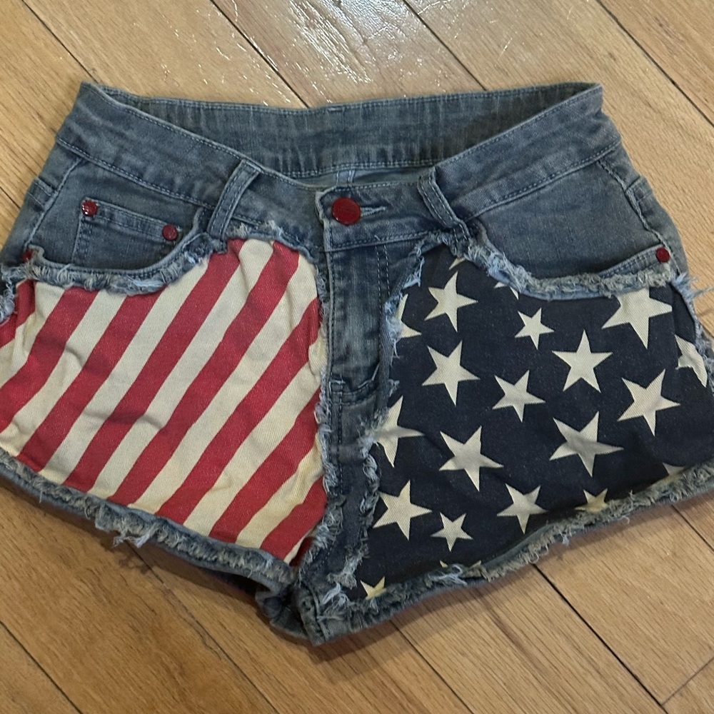ROMWE Red and White Jean Shorts American Flag Design nwot